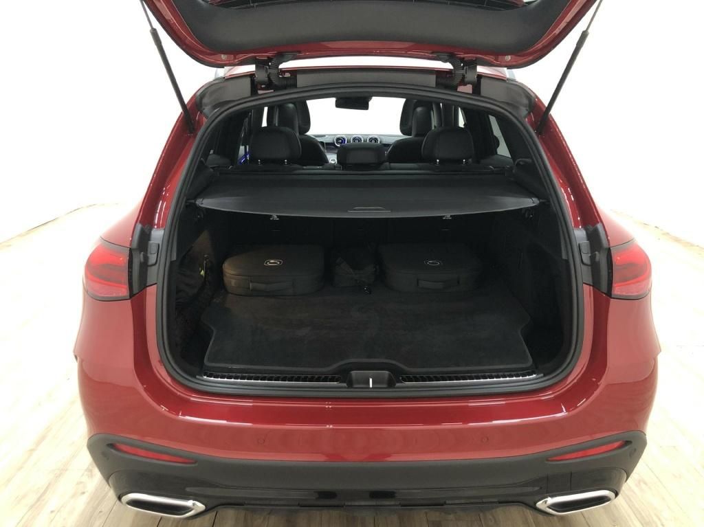 Mercedes-Benz GLC 300 2025