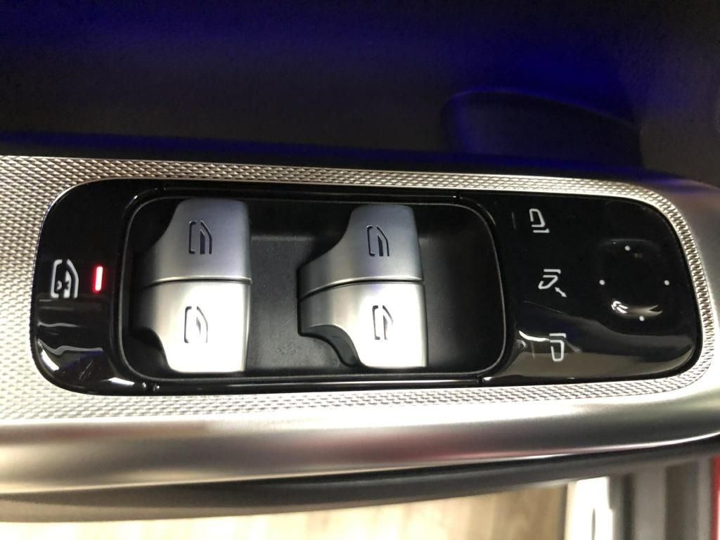 Mercedes-Benz GLC 300 2025