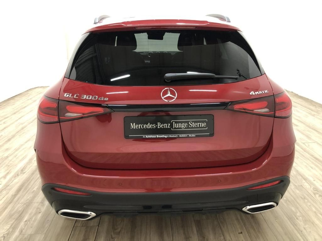 Mercedes-Benz GLC 300 2025