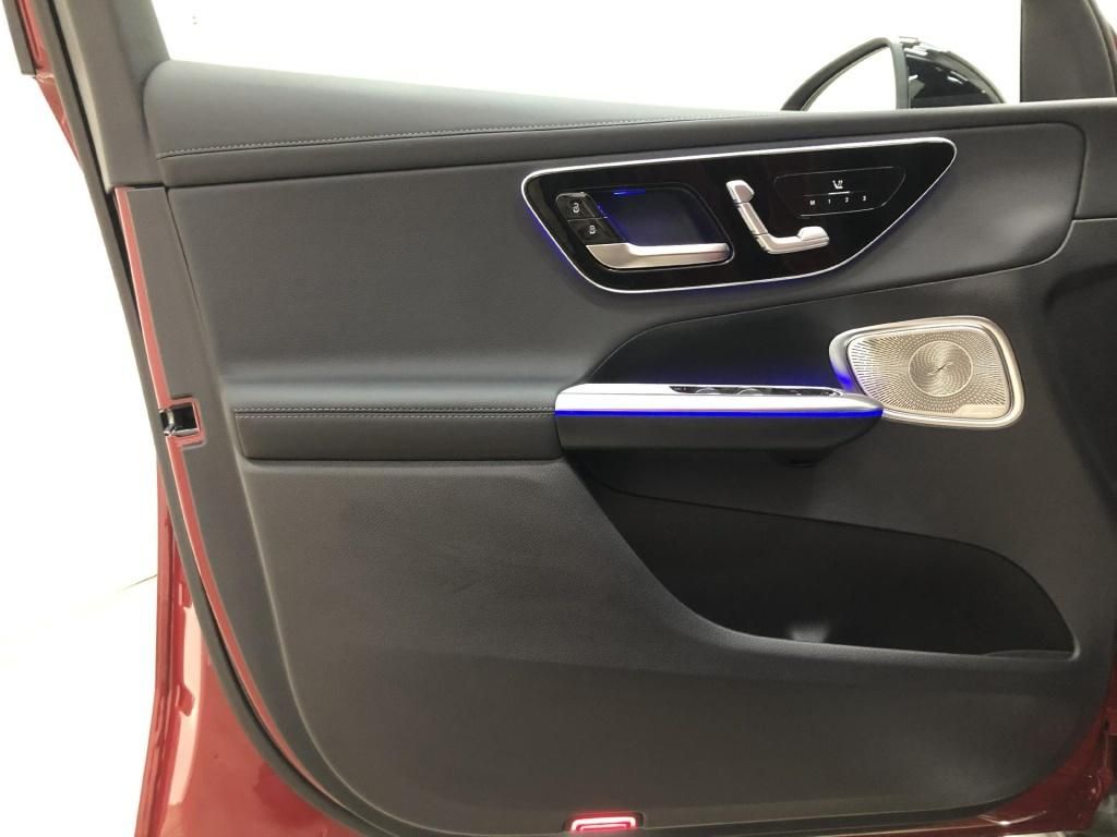 Mercedes-Benz GLC 300 2025