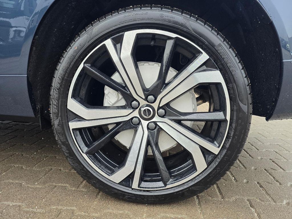 Volvo XC60 2025