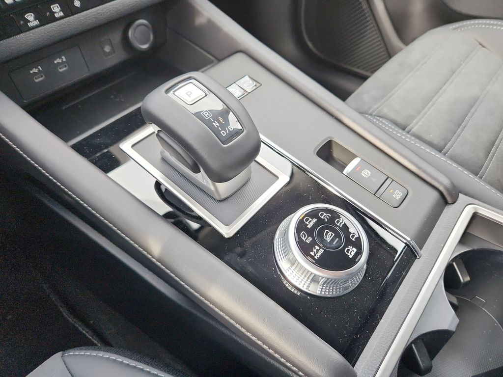 Mitsubishi Plug-in Hybrid Outlander