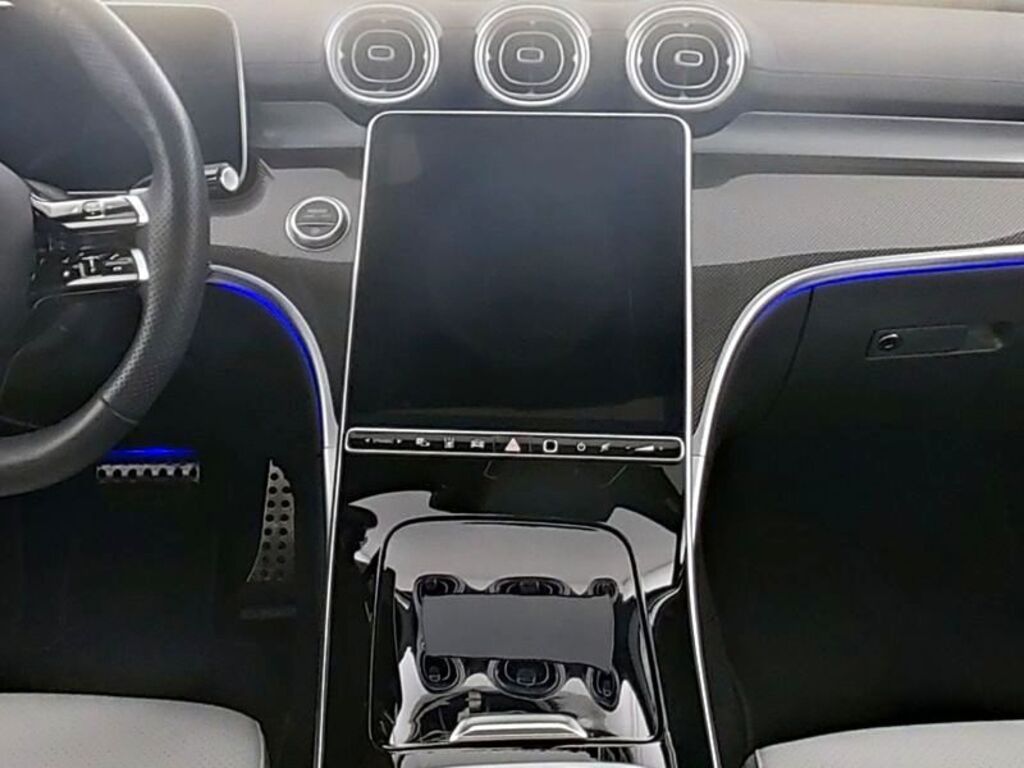 Mercedes-Benz C 200 2025