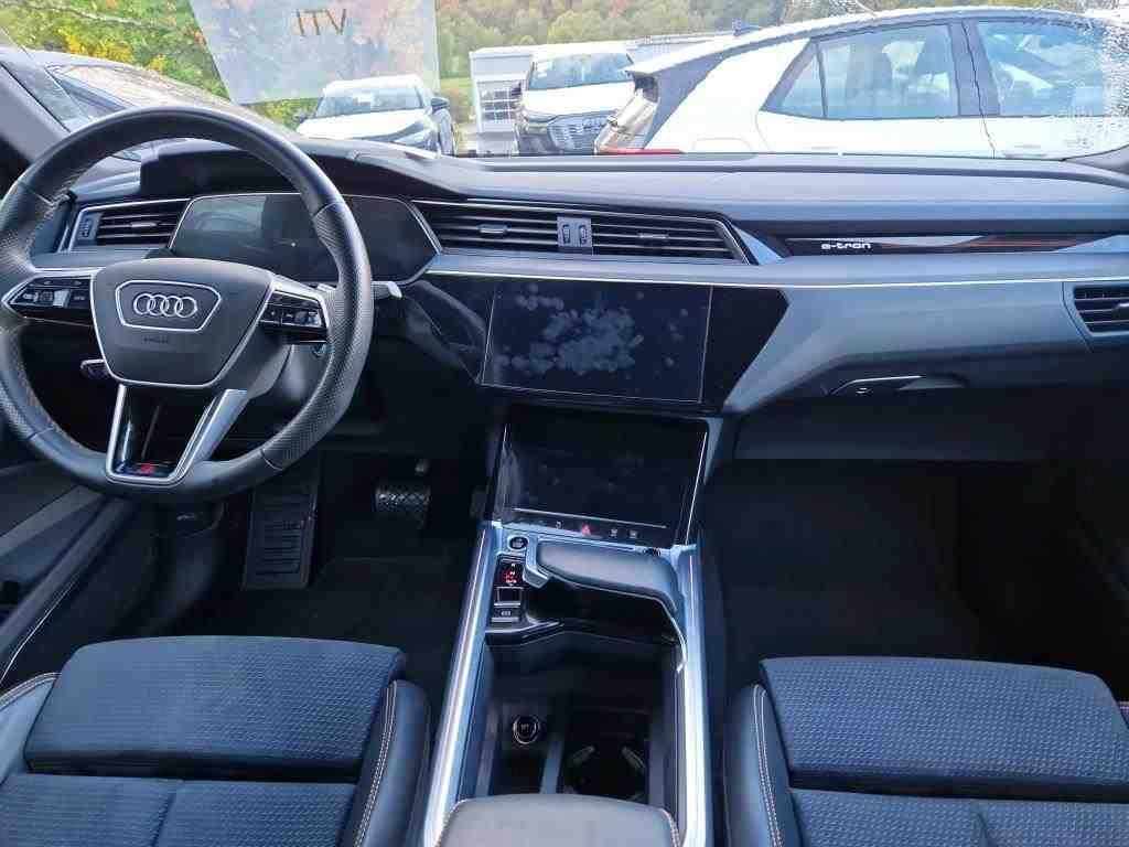 Audi e-tron 2022