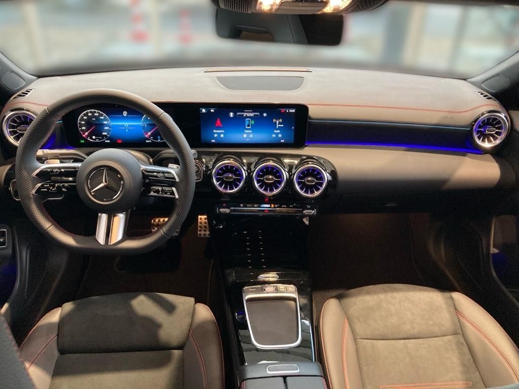 Mercedes-Benz CLA 220 2025