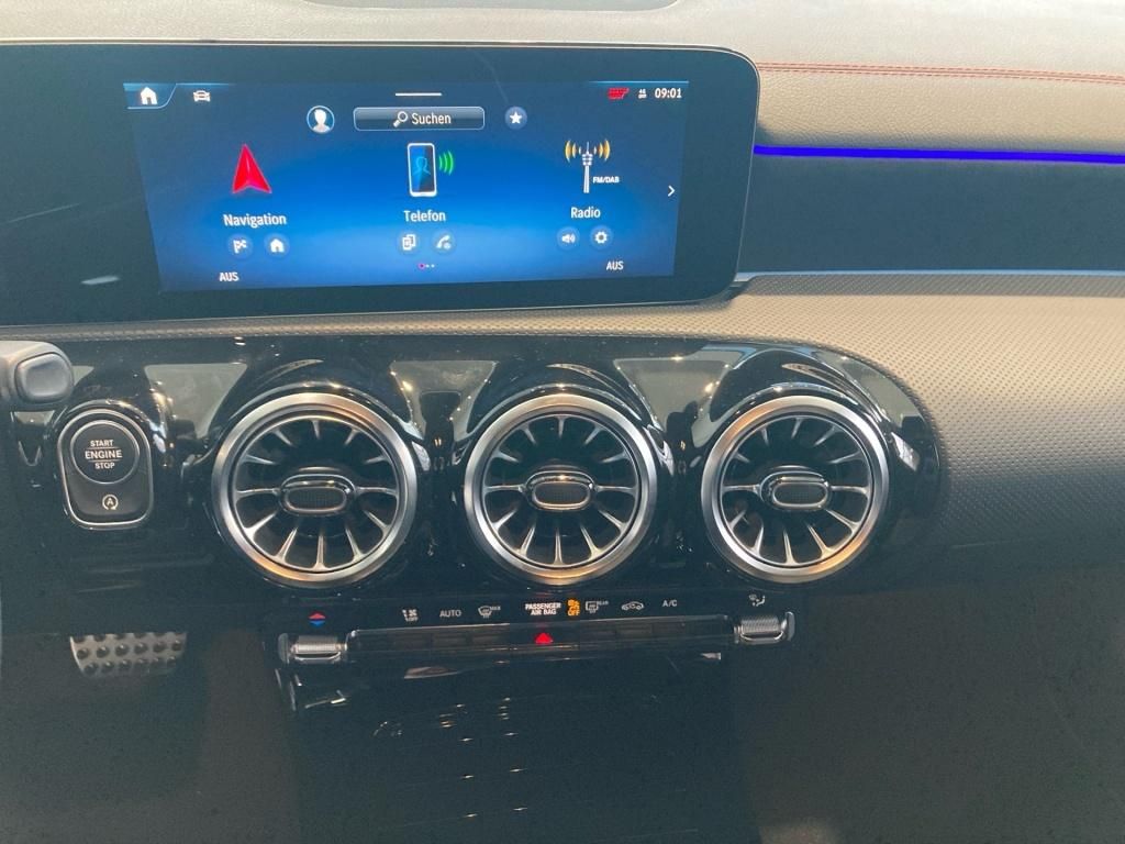 Mercedes-Benz CLA 220 2025