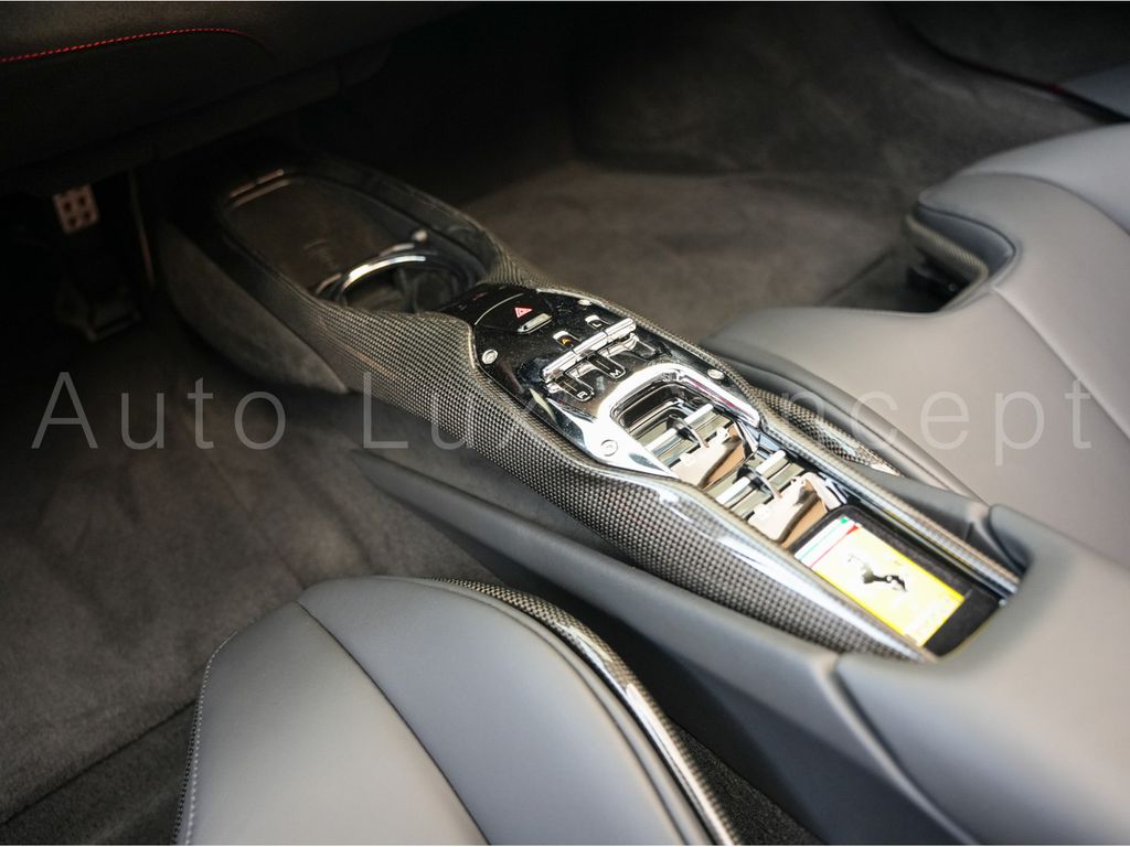 Ferrari 296 GTS 2025