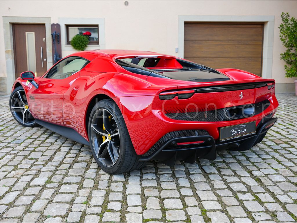 Ferrari 296 GTS 2025