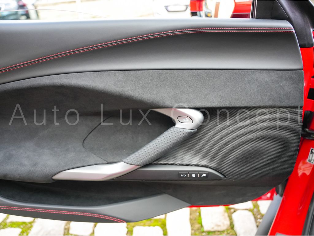 Ferrari 296 GTS 2025