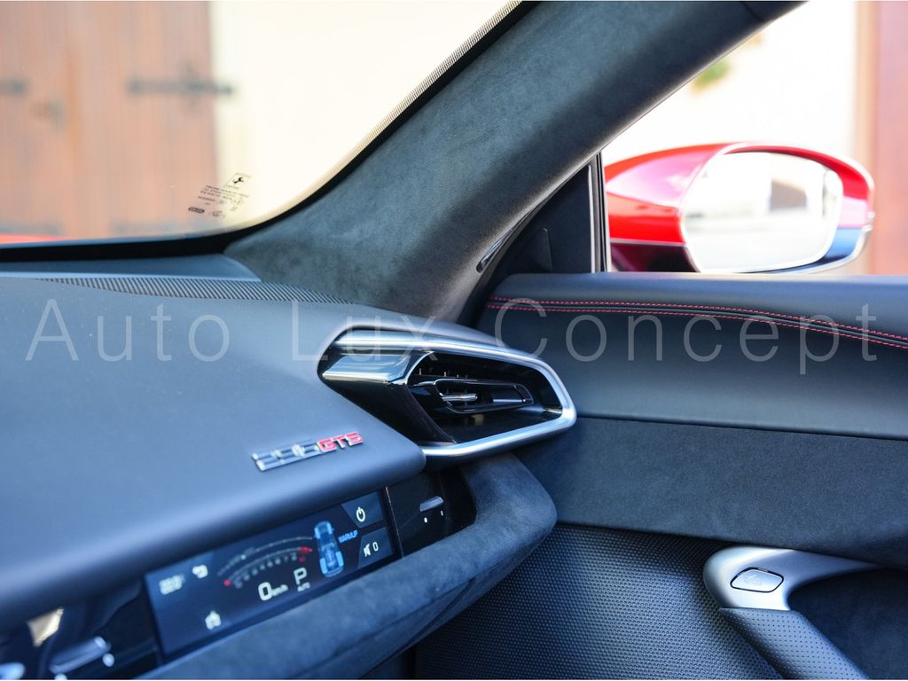 Ferrari 296 GTS 2025