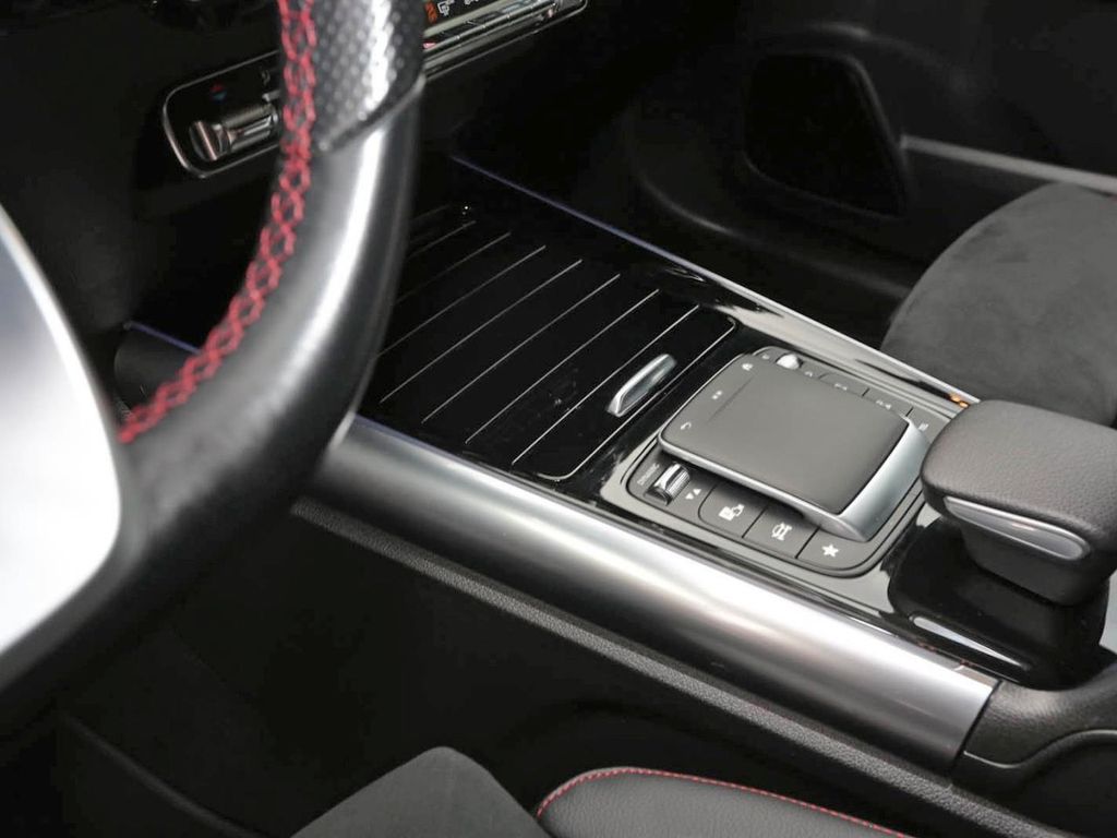 Mercedes-Benz EQA 2021