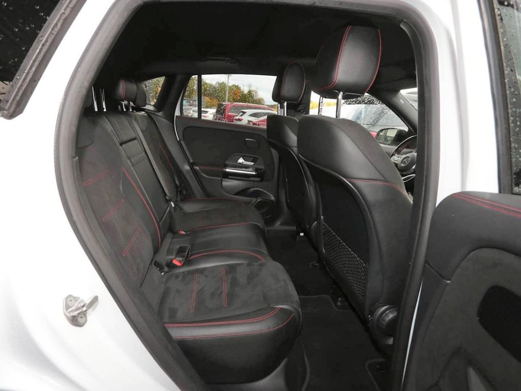 Mercedes-Benz EQA 2021