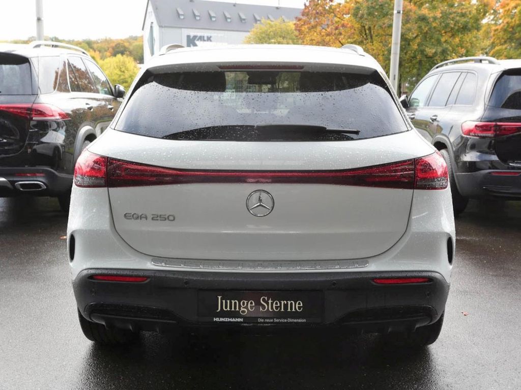 Mercedes-Benz EQA 2021