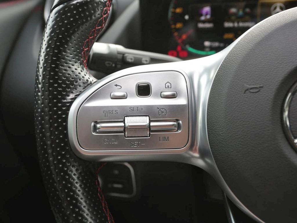 Mercedes-Benz EQA 2021