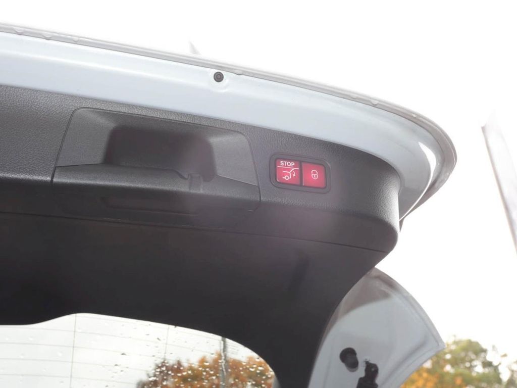 Mercedes-Benz EQA 2021