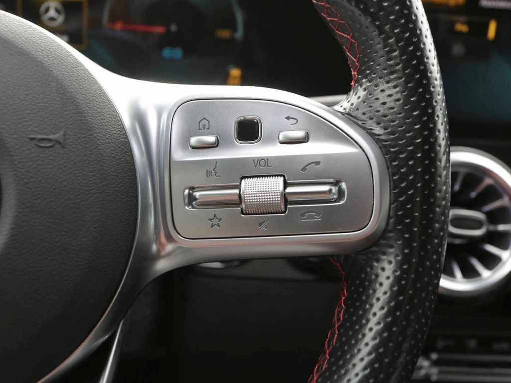 Mercedes-Benz EQA 2021