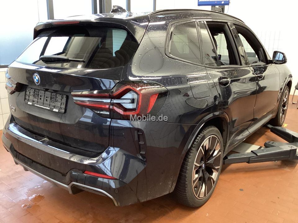 BMW iX3 2023