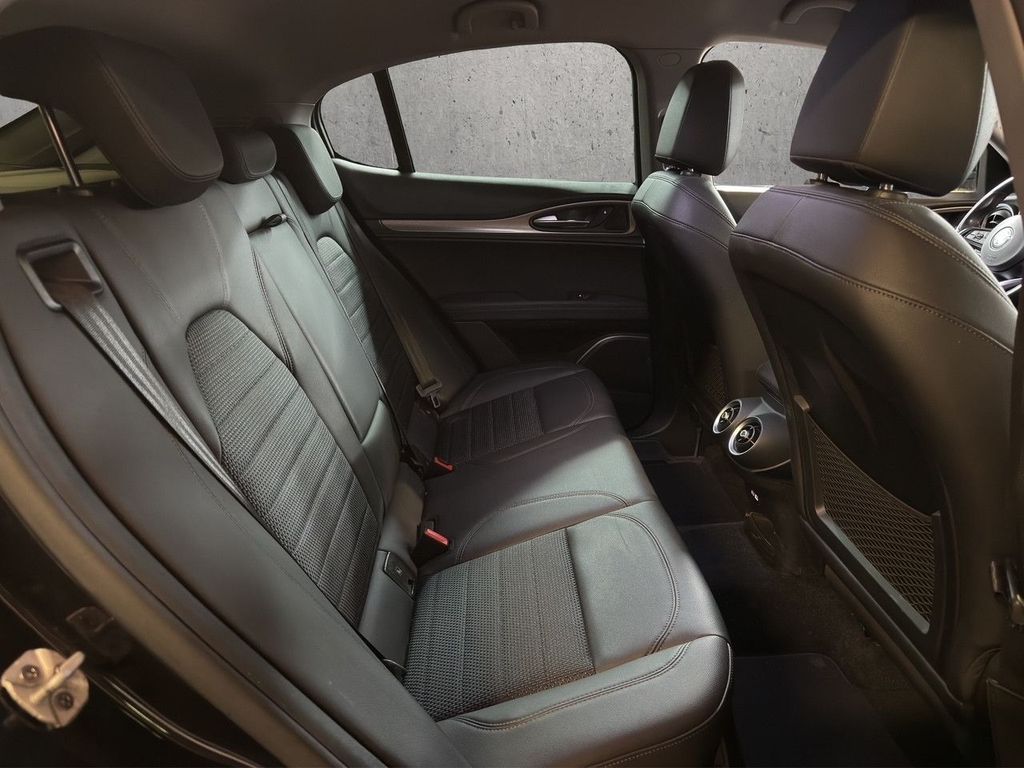 Alfa Romeo Stelvio 2021