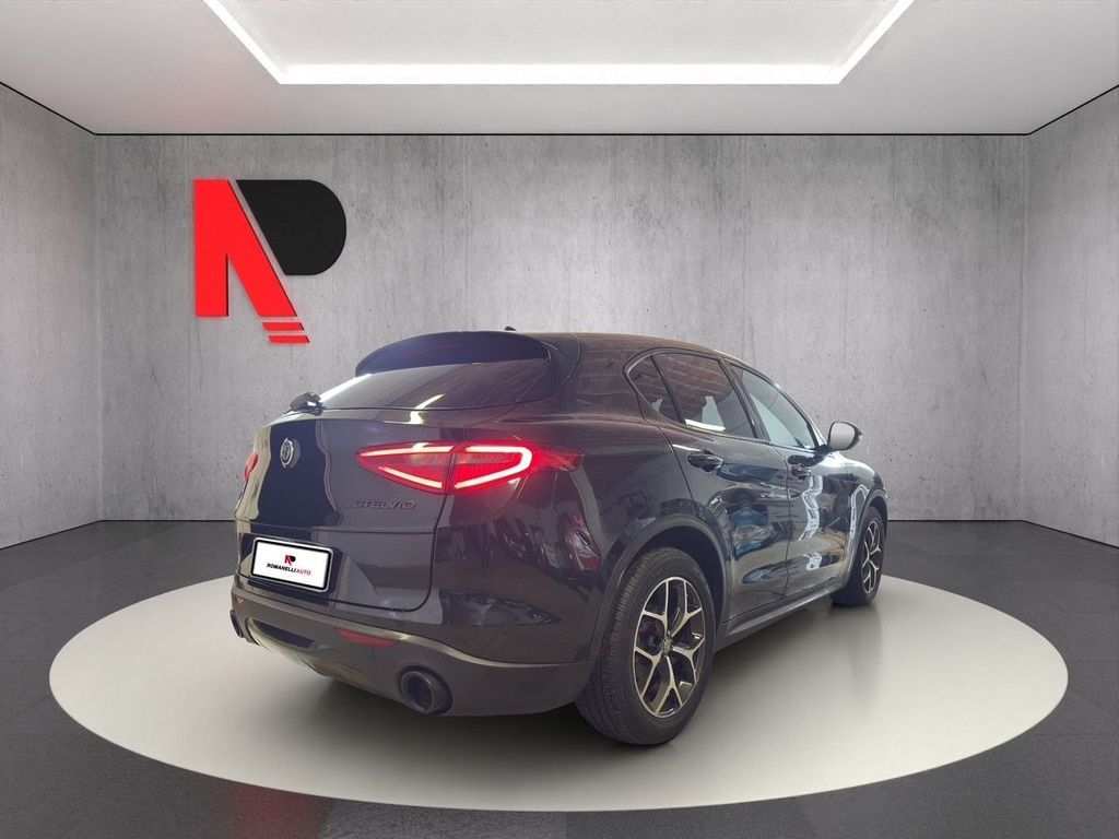 Alfa Romeo Stelvio 2021