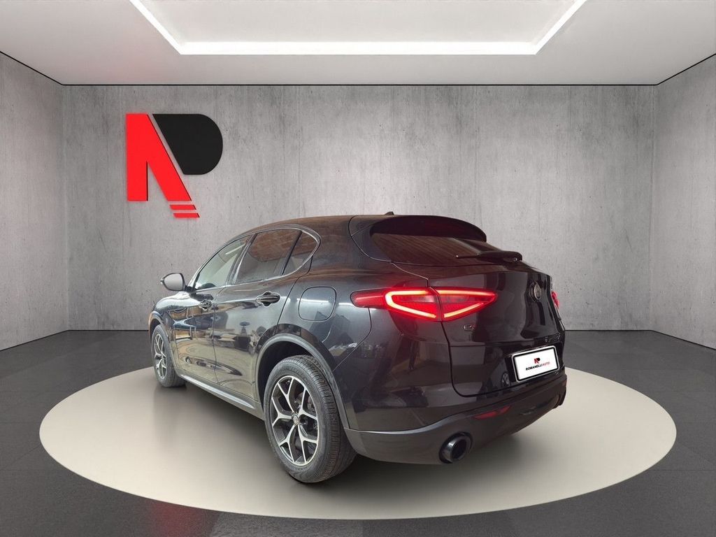 Alfa Romeo Stelvio 2021