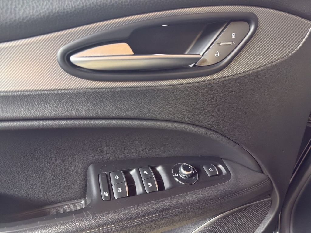 Alfa Romeo Stelvio 2021