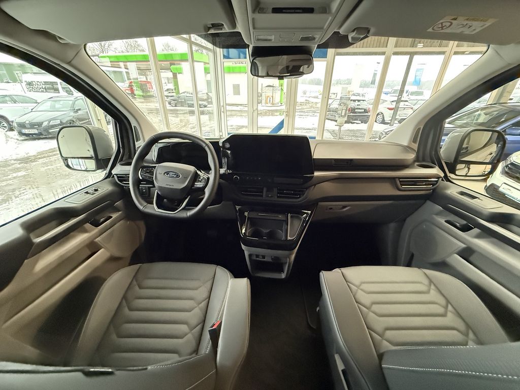 Ford Tourneo Custom 2025