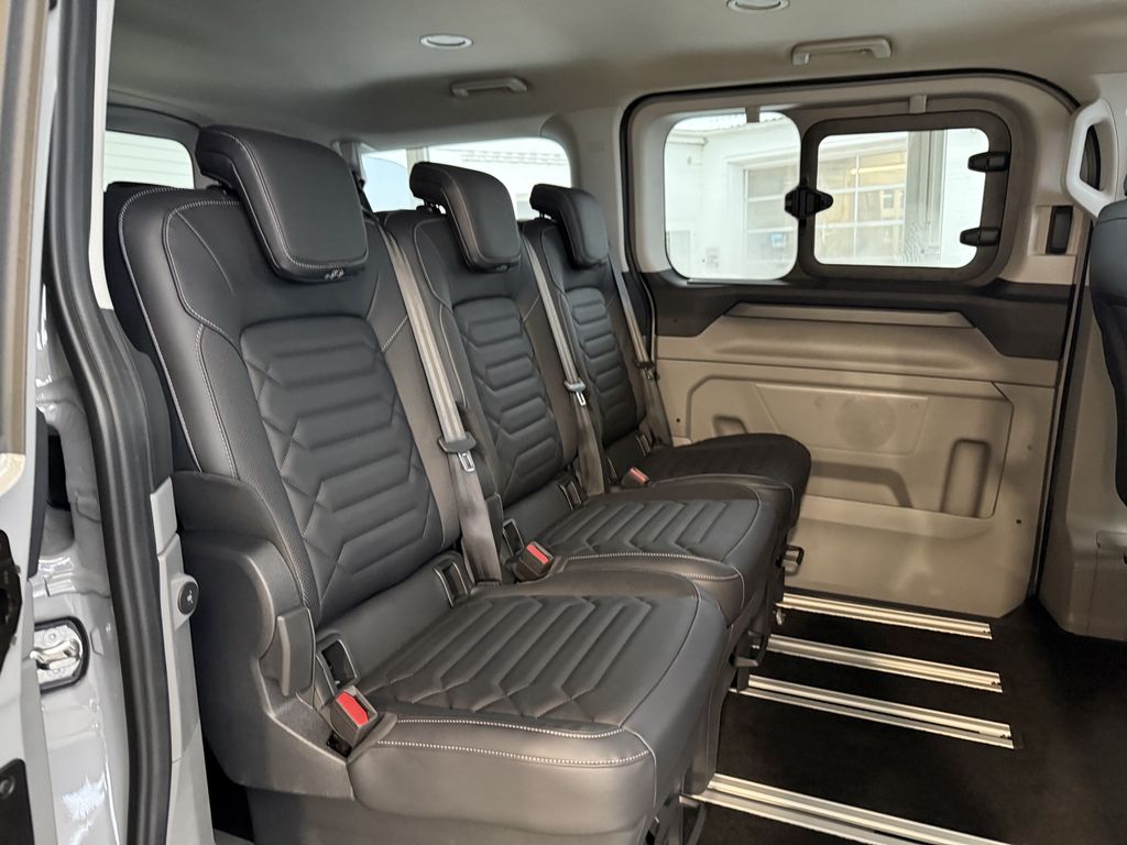 Ford Tourneo Custom 2025