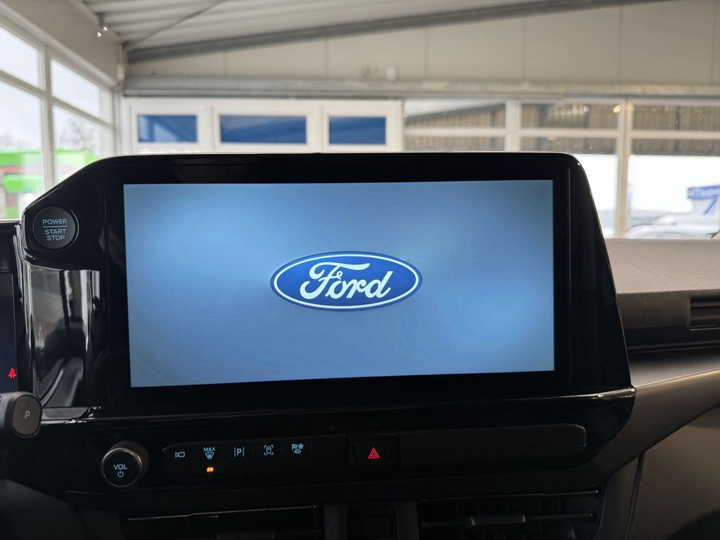 Ford Tourneo Custom 2025