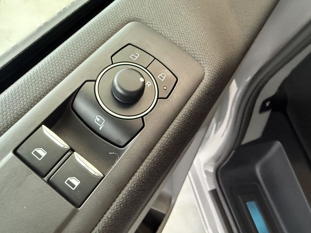 Ford Tourneo Custom 2025