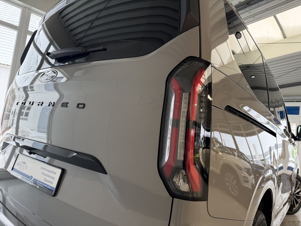 Ford Tourneo Custom 2025