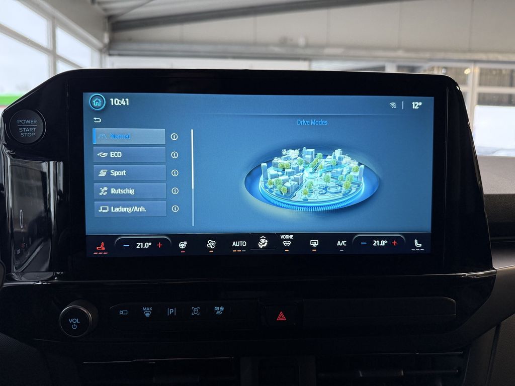 Ford Tourneo Custom 2025