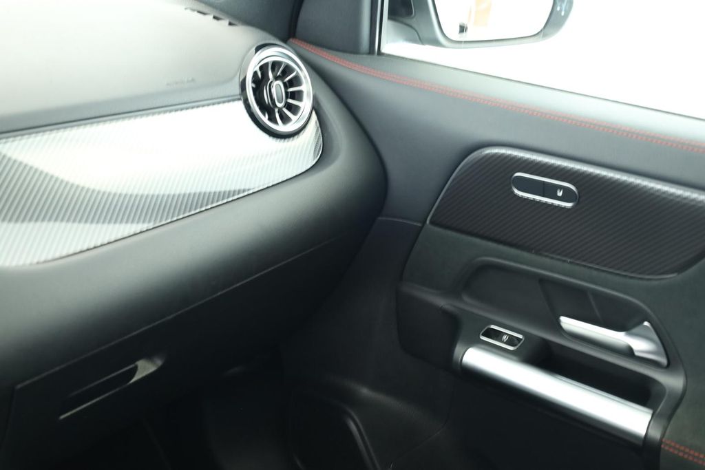 Mercedes-Benz GLA 220 2023