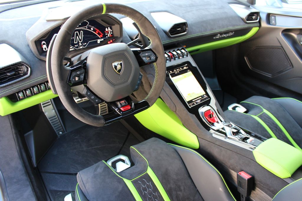 Lamborghini Huracán 2025