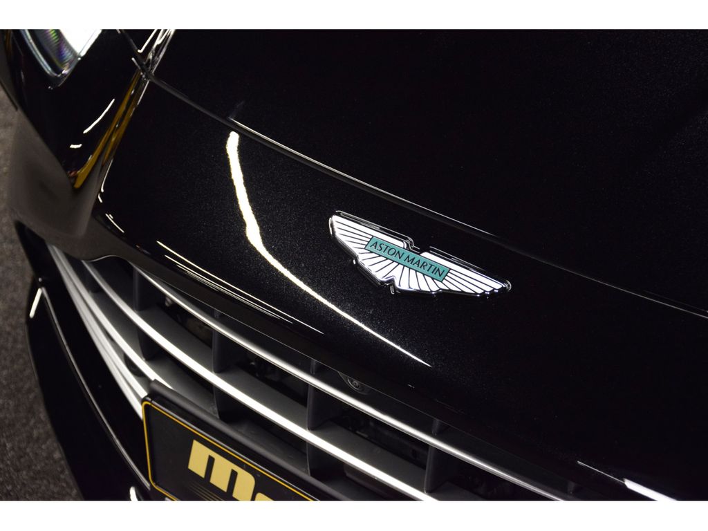 Aston Martin V8 Vantage 2025