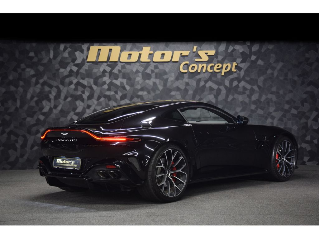 Aston Martin V8 Vantage 2025