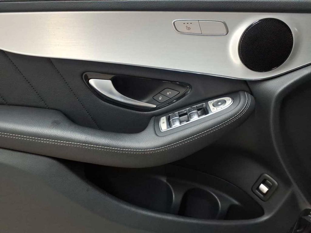 Mercedes-Benz GLC 300 2022