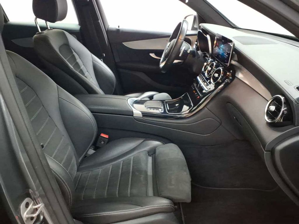 Mercedes-Benz GLC 300 2022