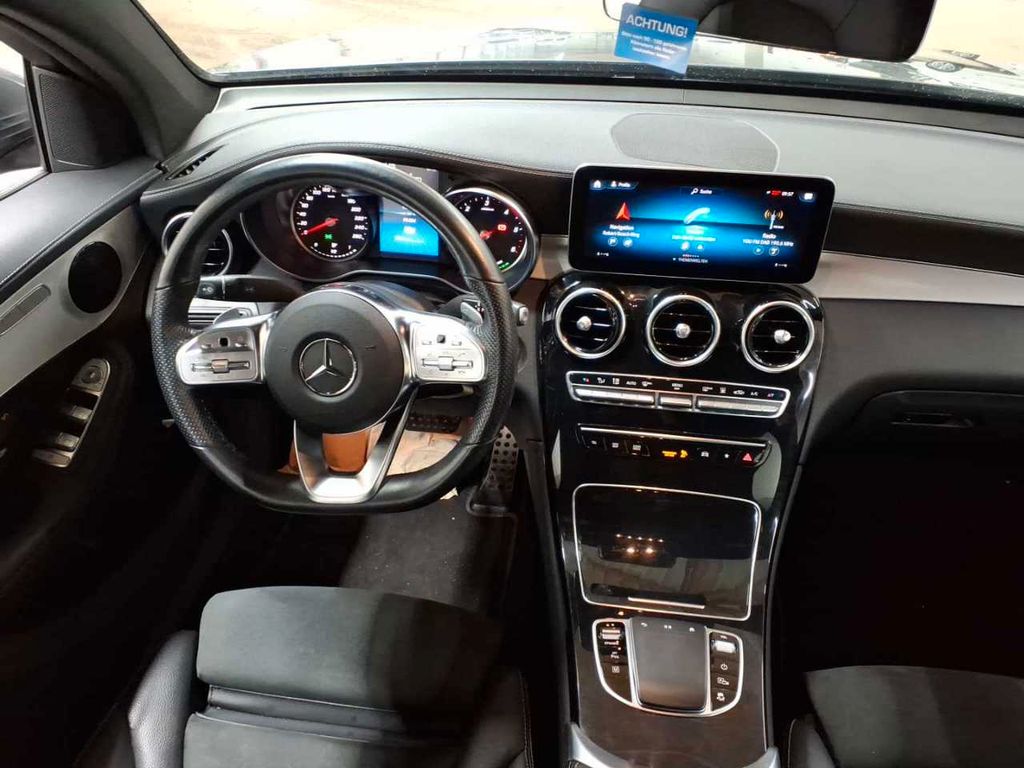 Mercedes-Benz GLC 300 2022