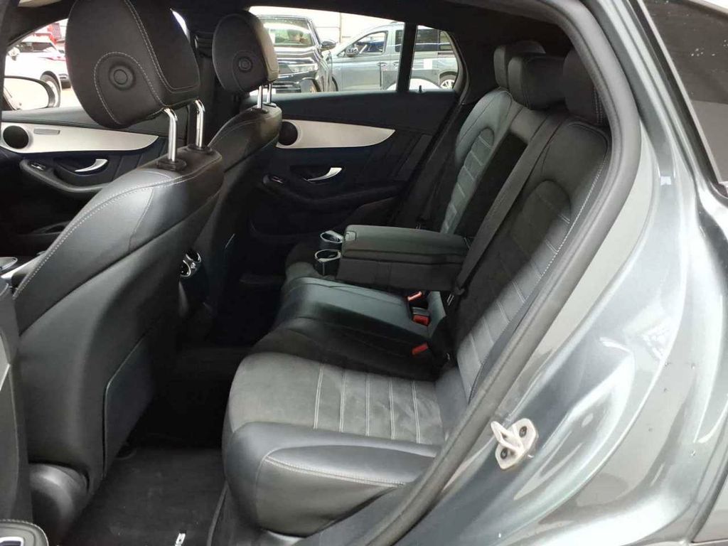 Mercedes-Benz GLC 300 2022