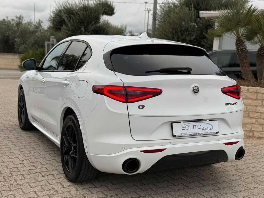 Alfa Romeo Stelvio 2021