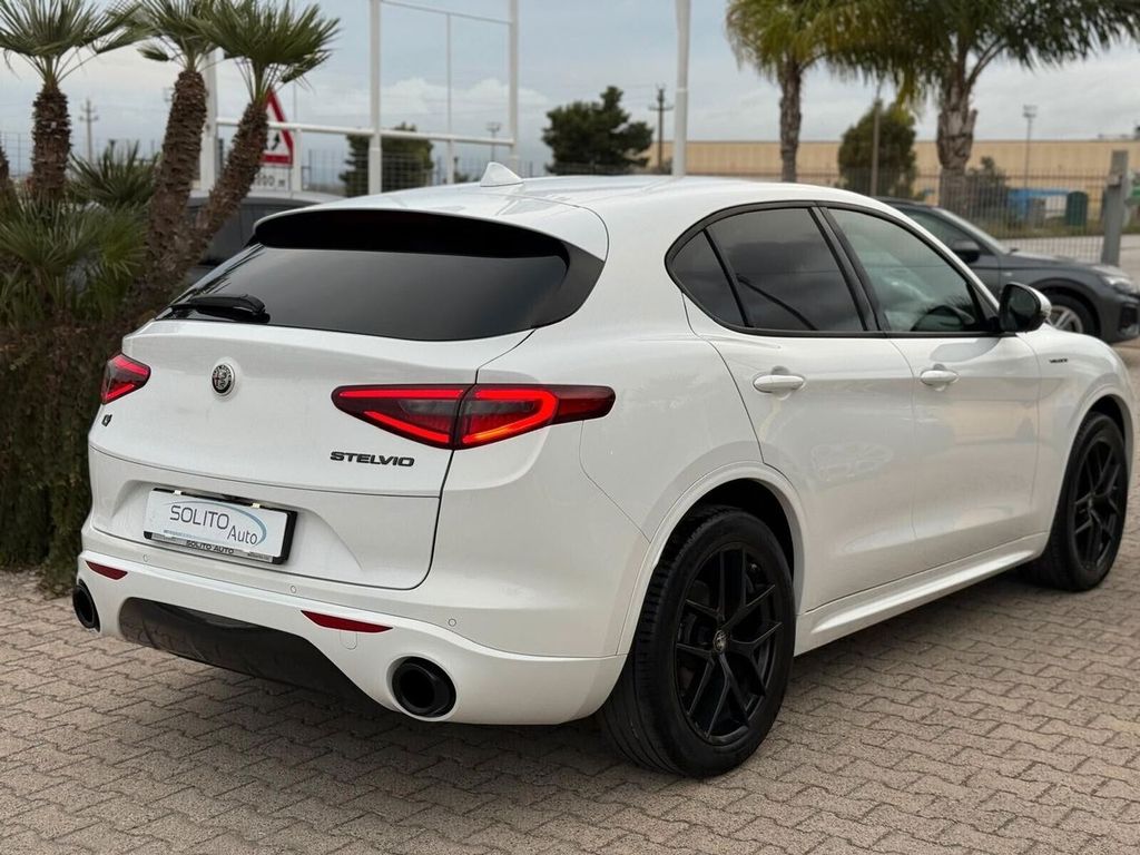 Alfa Romeo Stelvio 2021