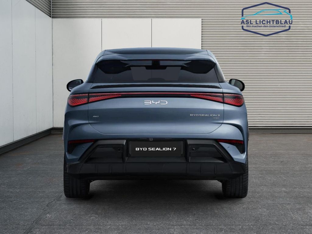 BYD SEALION 7