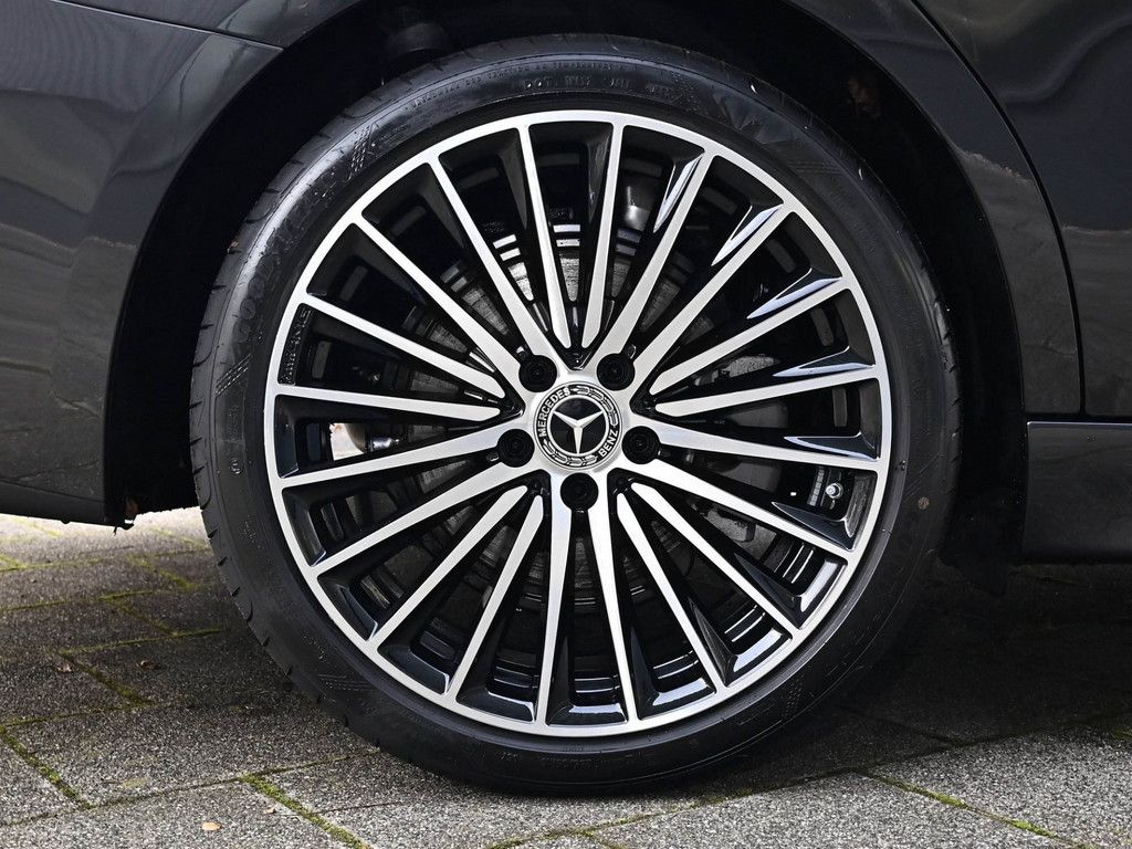 Mercedes-Benz C 220 2025