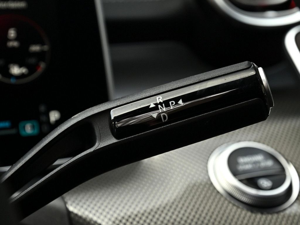 Mercedes-Benz C 220 2025