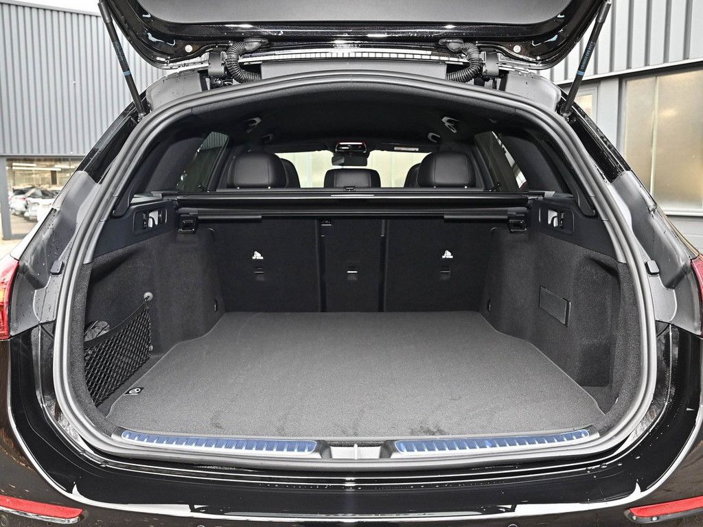 Mercedes-Benz C 220 2025