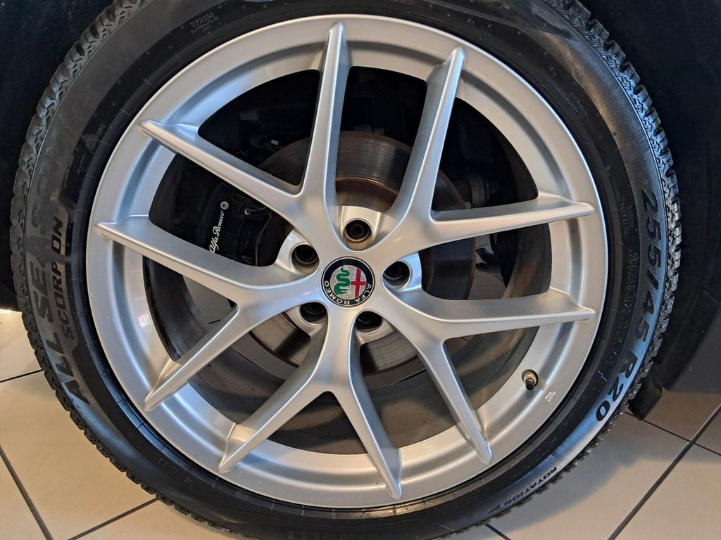 Alfa Romeo Stelvio 2019