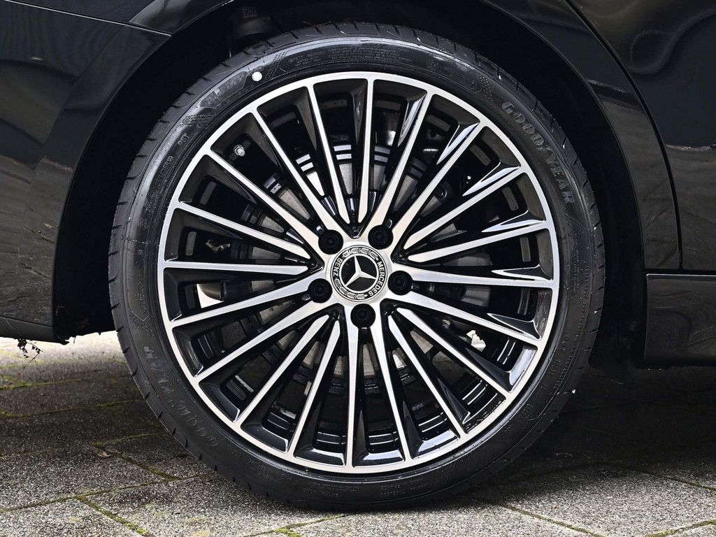 Mercedes-Benz C 220 2025