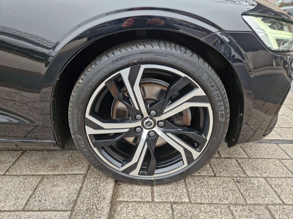 Volvo V60 2022