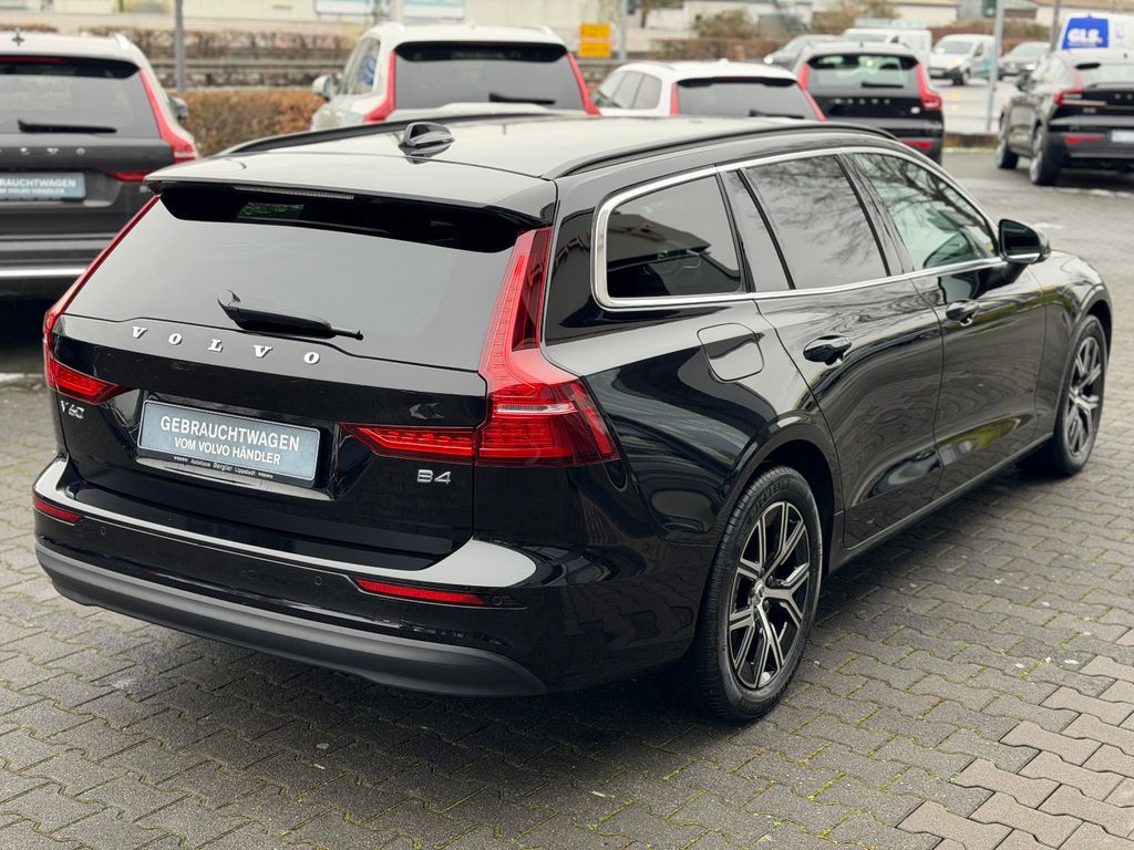 Volvo V60 2023