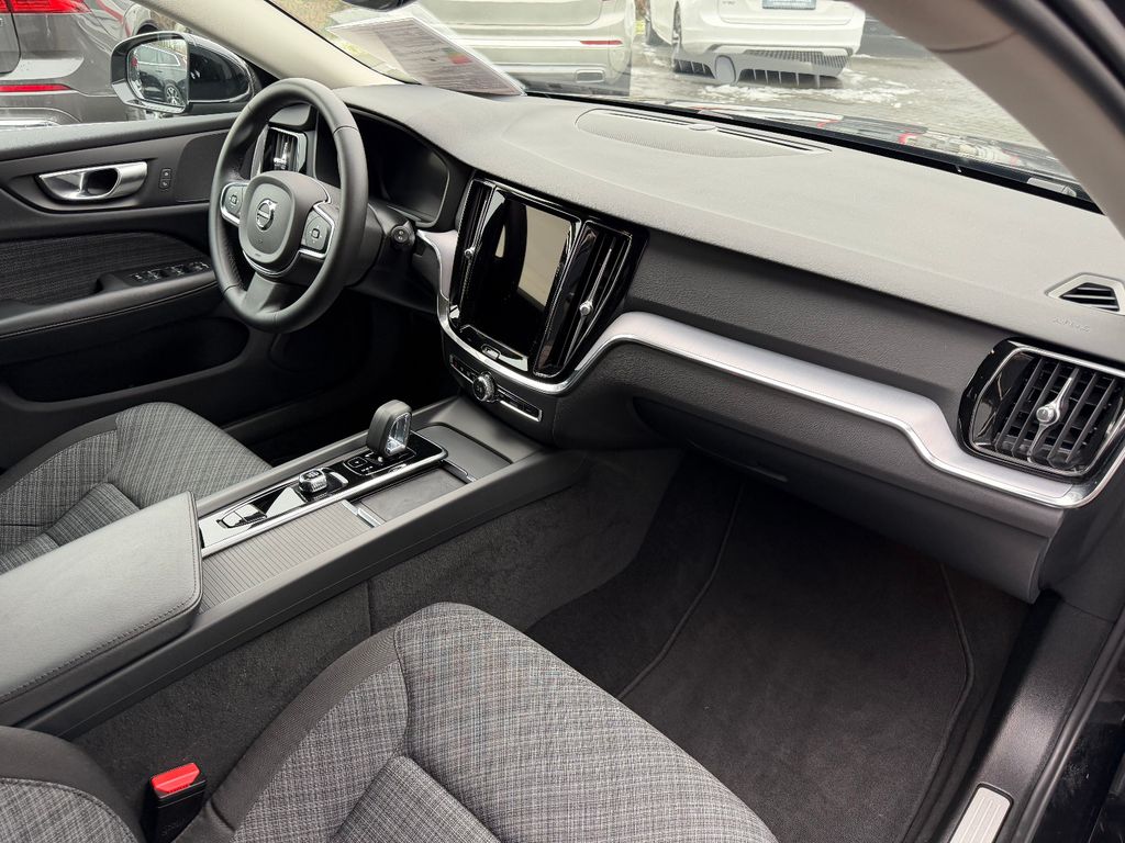 Volvo V60 2023